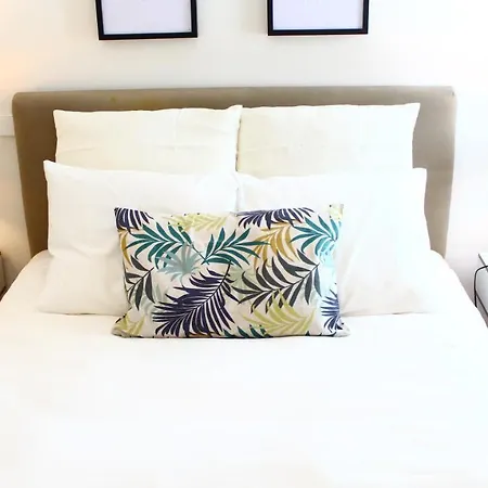 Beautiful Flat With Parking! Center شقة *